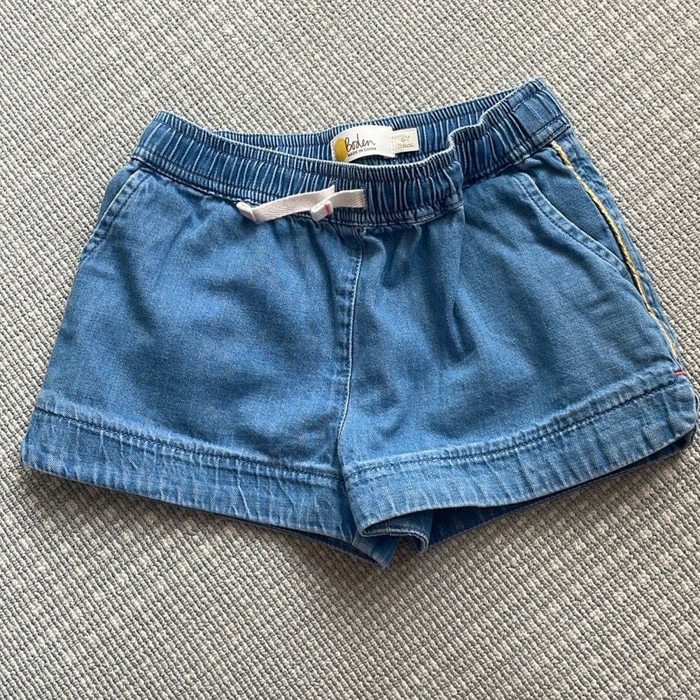 Mini Boden shorts